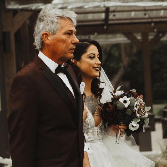 Meet your Posher, Tessa - Picture 1 of 1